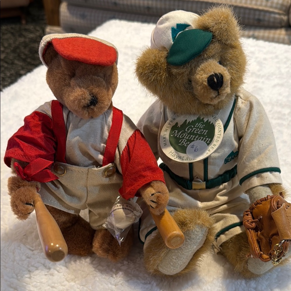 Vintage Boyd’s Bear Baseball Teddy Bear and Green Mountain Baseball Bear